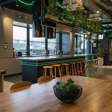 Modern Co-Living Apartments In Perth Central Экстерьер фото
